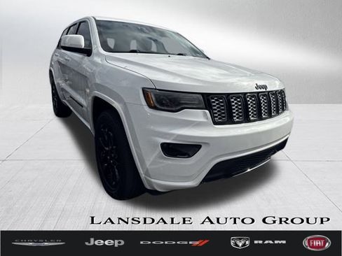 Certified 2021 Jeep Grand Cherokee Laredo X image 1