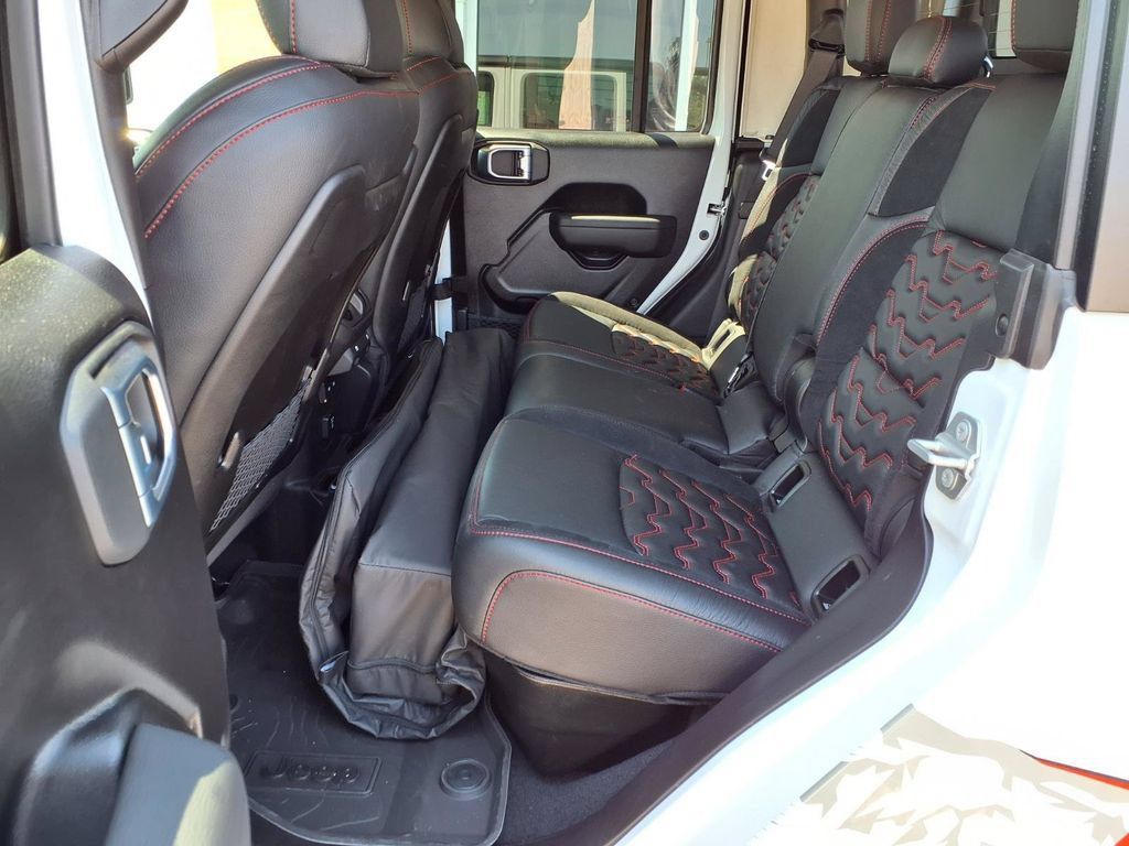 Used 2026 Jeep Gladiator Rubicon w/ Steel Power Dome Hood Package AWD/4WD image 25