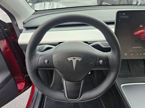 Used 2024 Tesla Model Y Performance image 27