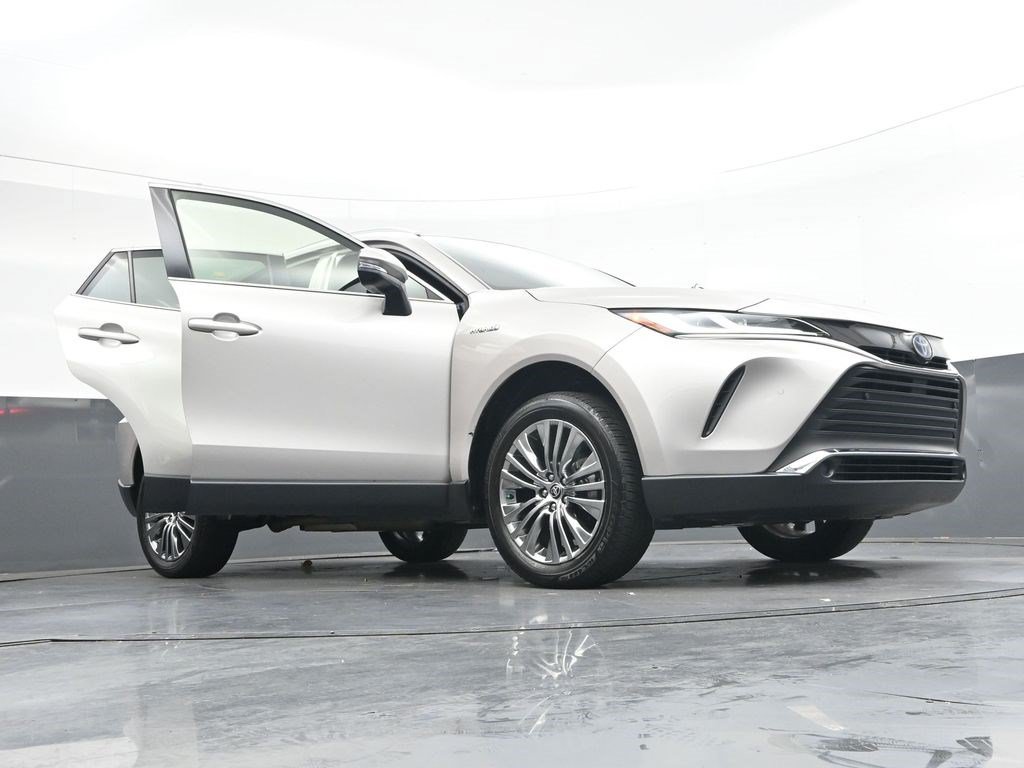 Used 2021 Toyota Venza XLE w/ Softex Package AWD/4WD image 41