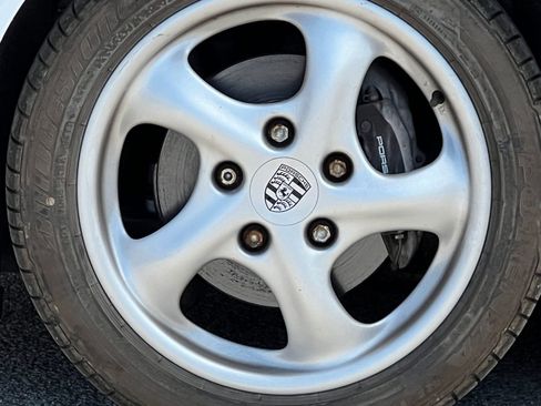 Used 1998 Porsche Boxster RWD image 16