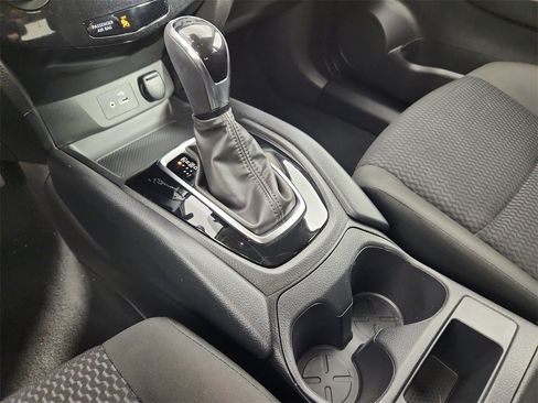 Used 2022 Nissan Rogue Sport S image 22