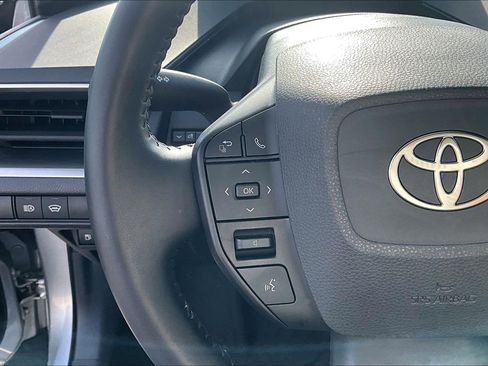 Used 2024 Toyota Prius LE AWD/4WD image 11