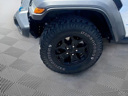 Used 2023 Jeep Wrangler Unlimited AWD/4WD image 34