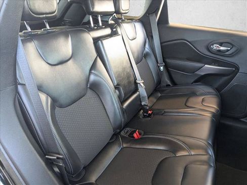 Used 2020 Jeep Cherokee Latitude Plus FWD image 20
