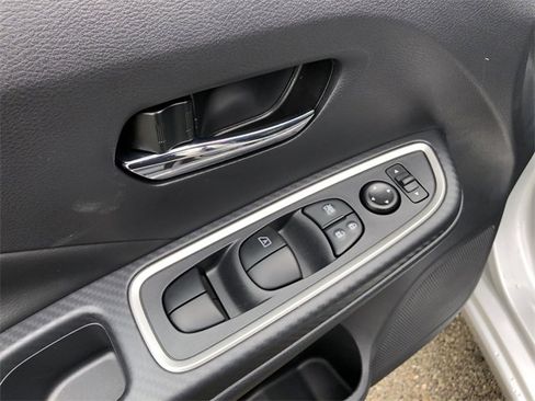 Certified 2025 Nissan Versa SR w/ Trunk Package image 20