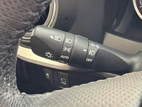 Used 2023 Toyota Tacoma Limited AWD/4WD image 39