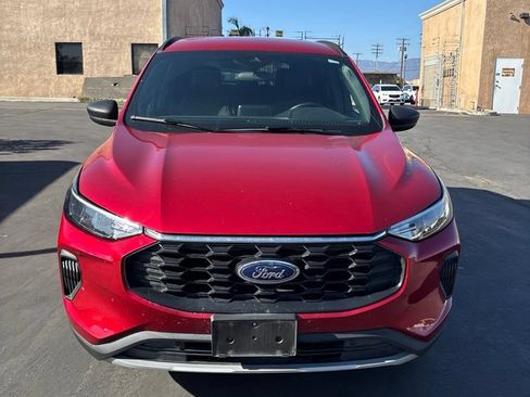 Used 2025 Ford Escape ST-Line AWD/4WD image 2