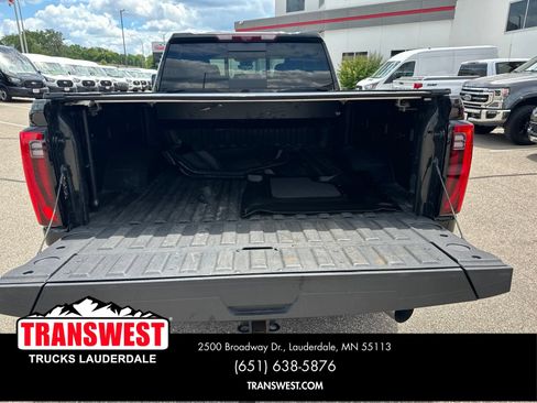 Used 2024 GMC Sierra 3500 Denali Ultimate AWD/4WD image 4