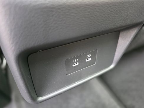 Used 2024 Nissan Rogue SV w/ SV Premium Package image 19