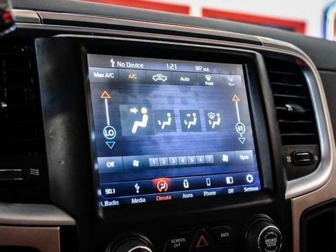 Used 2018 RAM 2500 SLT w/ Cold Weather Group AWD/4WD image 29