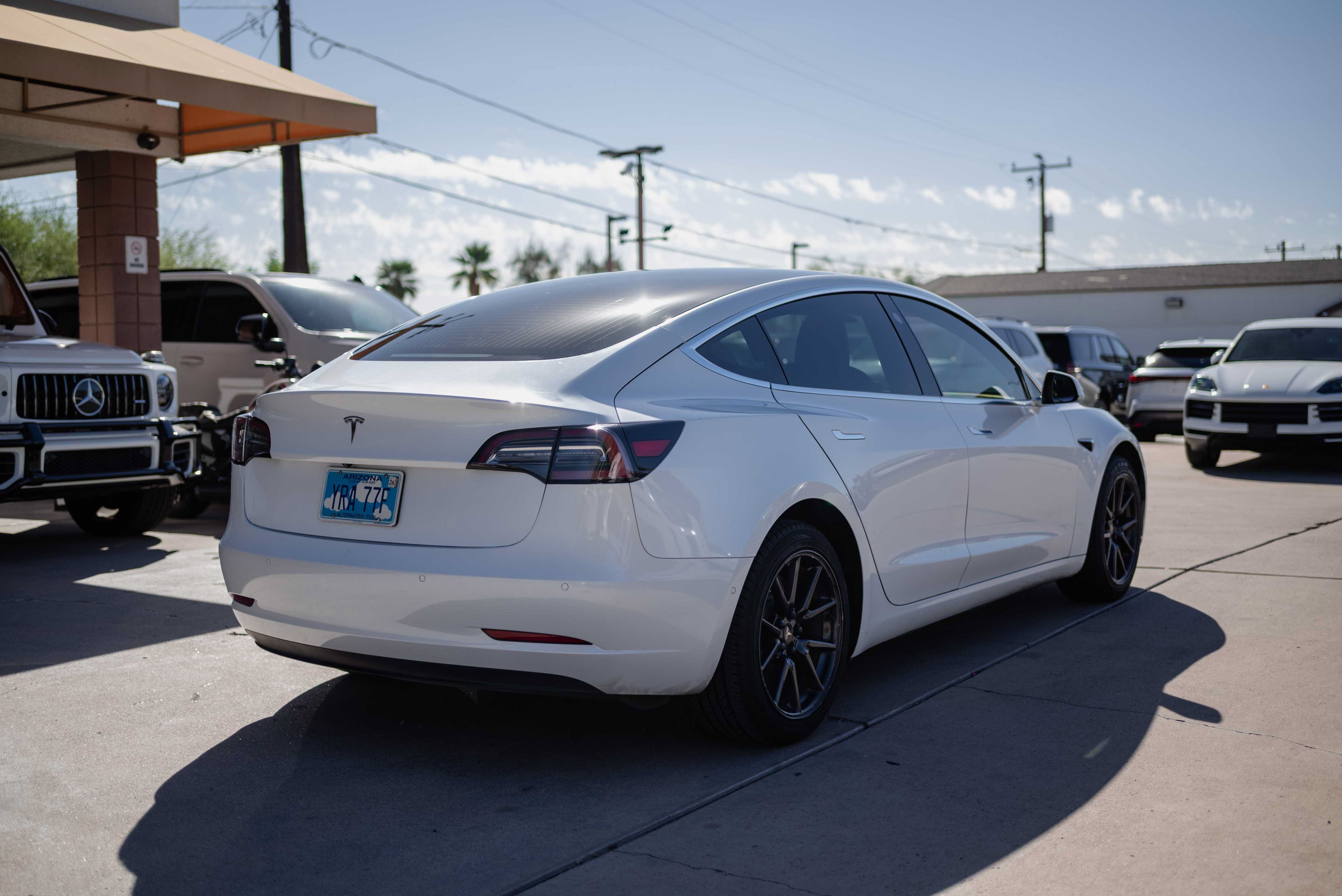 Used 2020 Tesla Model 3 Standard Range Plus RWD image 3
