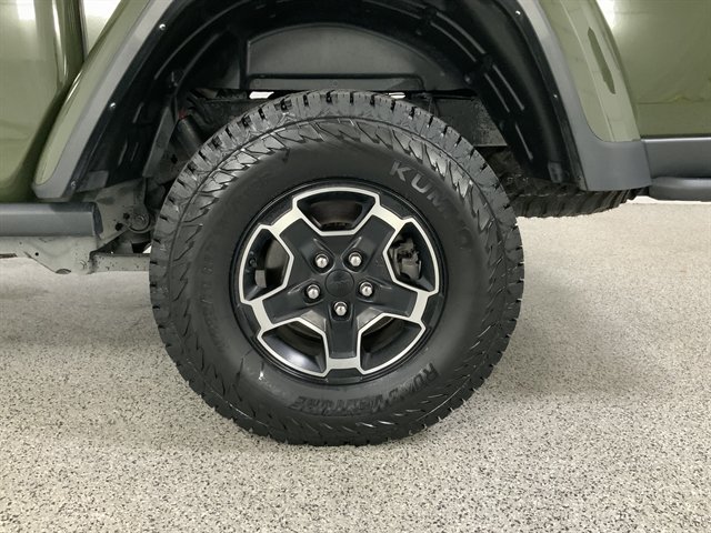 Used 2023 Jeep Gladiator Rubicon AWD/4WD image 17