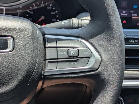 Used 2024 Jeep Compass Latitude AWD/4WD image 34
