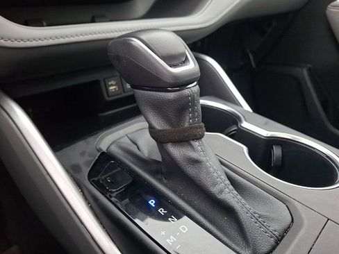 Used 2024 Toyota Highlander XLE image 17