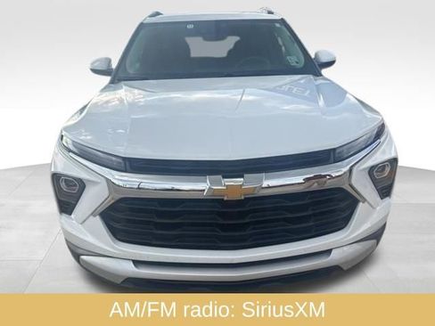 Used 2024 Chevrolet TrailBlazer LT image 2