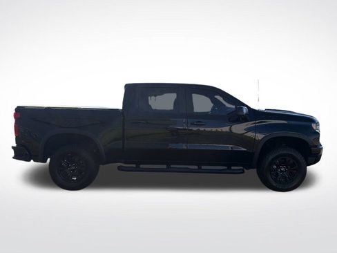 Used 2023 Chevrolet Silverado 1500 ZR2 w/ Technology Package AWD/4WD image 4