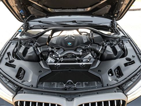 Used 2023 BMW M550i xDrive w/ Dynamic Handling Package AWD/4WD image 52