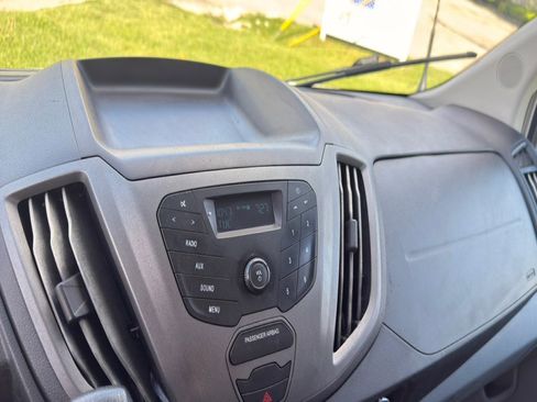 Used 2018 Ford Transit 250 148 Medium Roof RWD image 19