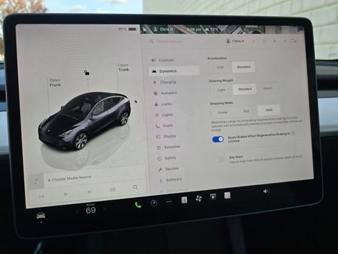 Used 2023 Tesla Model Y 2WD image 44