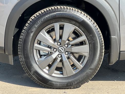 Used 2022 Nissan Pathfinder SV image 27