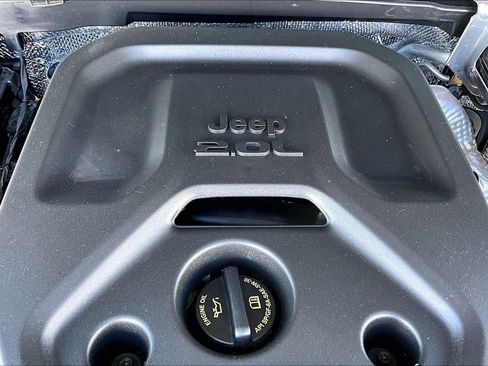 Certified 2025 Jeep Wrangler Unlimited Sahara w/ Safety Group image 31