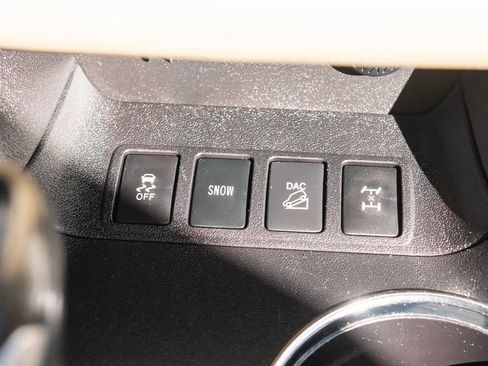 Used 2015 Toyota Highlander Limited image 30