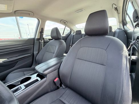Used 2024 Nissan Altima 2.5 SV image 21