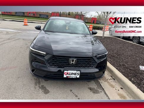 Used 2025 Honda Accord SE image 3