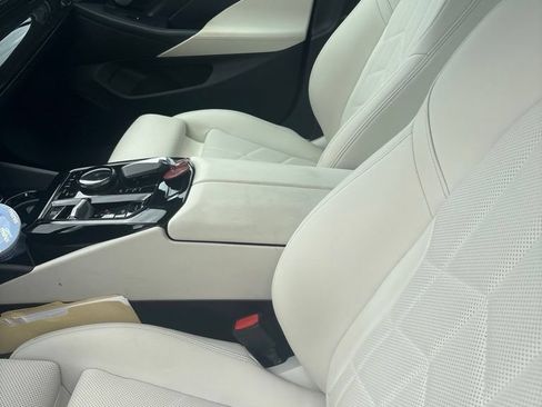 Used 2024 BMW 530i w/ Premium Package RWD image 3