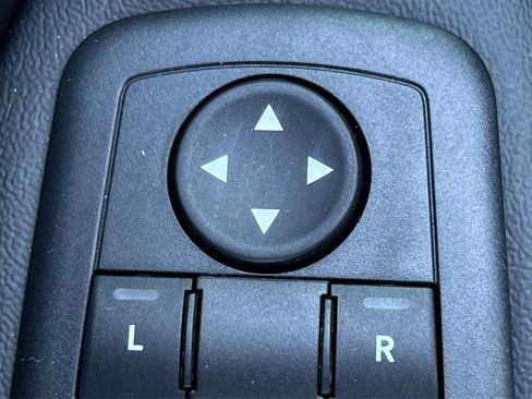 Used 2019 Dodge Grand Caravan SE w/ UConnect Hands-Free Group FWD image 40