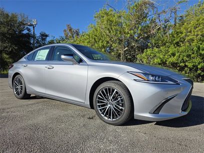 New 2025 Lexus ES 350 w/ Premium Package