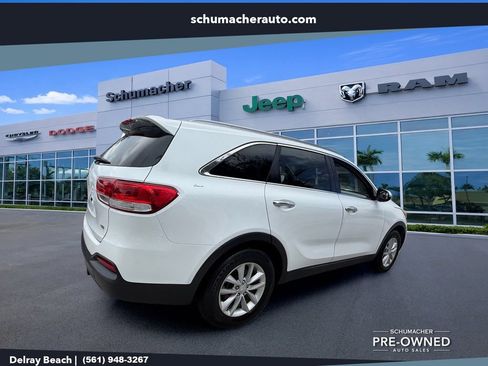 Used 2017 Kia Sorento LX FWD image 7