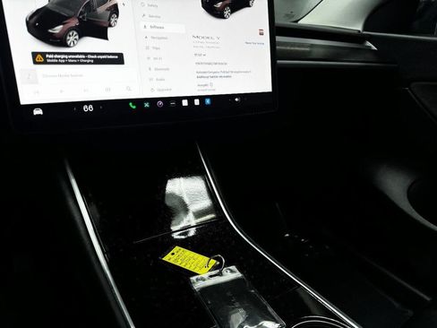 Used 2021 Tesla Model Y Long Range AWD/4WD image 26