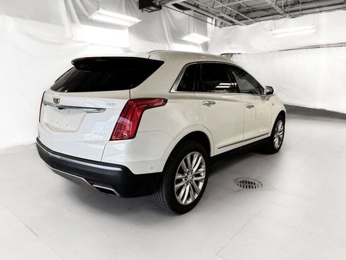 Used 2017 Cadillac XT5 Platinum w/ Driver Assist Package AWD/4WD image 5