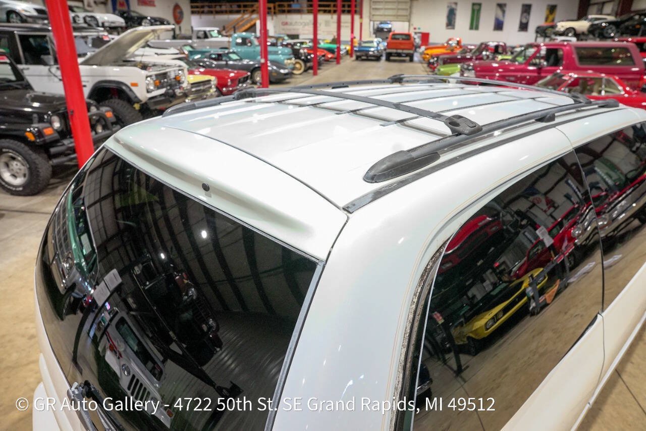 Used 1997 Chrysler Town & Country LXi FWD image 19