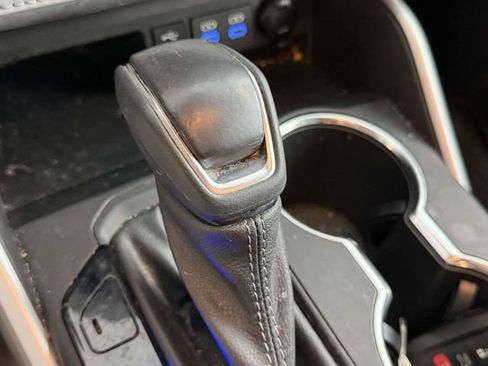 Used 2022 Toyota Highlander XLE AWD/4WD image 31