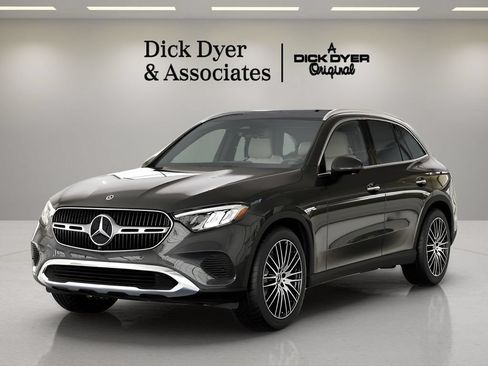Used 2026 Mercedes-Benz GLC 300 image 29