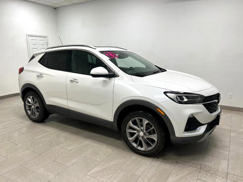 Used 2023 Buick Encore GX Essence w/ Experience Buick Package image 5