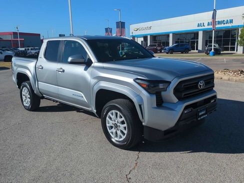 Used 2024 Toyota Tacoma SR5 RWD image 2
