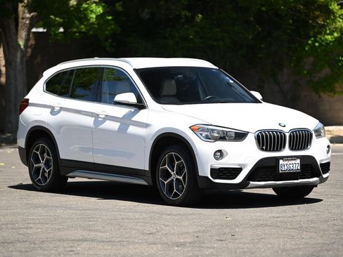 Used 2018 BMW X1 sDrive28i FWD image 1