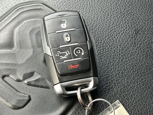 Used 2020 RAM 1500 Laramie AWD/4WD image 28