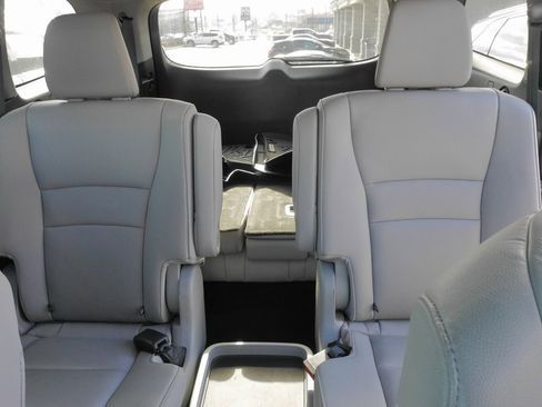 Used 2020 Honda Pilot Touring image 33