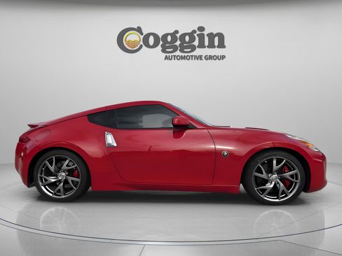Used 2016 Nissan 370Z w/ Sport Package image 4