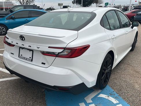 Used 2026 Toyota Camry SE image 3