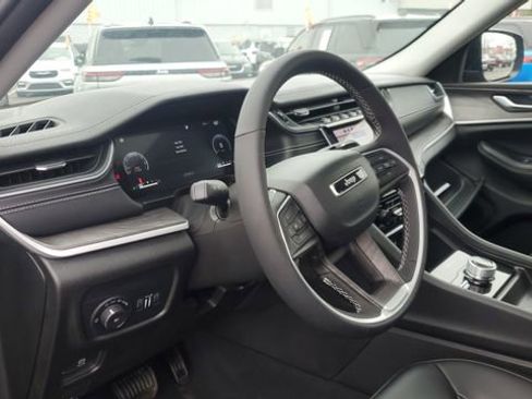 Certified 2023 Jeep Grand Cherokee Limited image 12