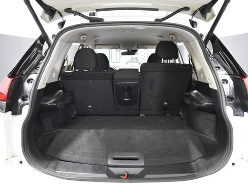 Used 2020 Nissan Rogue SV FWD image 31