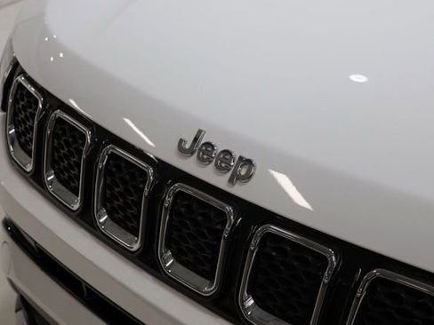 Used 2023 Jeep Compass Limited w/ Sun and Sound Group AWD/4WD image 12