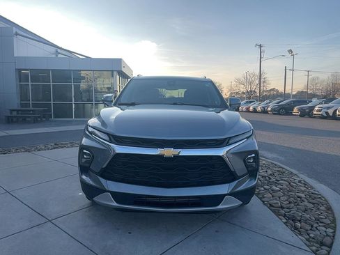 Used 2024 Chevrolet Blazer LT image 2