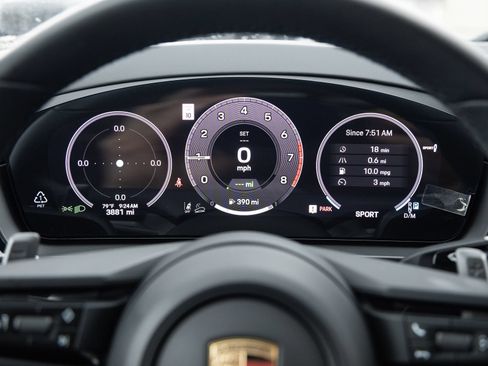 Certified 2025 Porsche Cayenne E-Hybrid Coupe AWD/4WD image 14